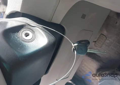 2013 Toyota Sienna Se 8 Passenger z USA, uszkodzony, nr VIN 5TDXK3DC1DS310515